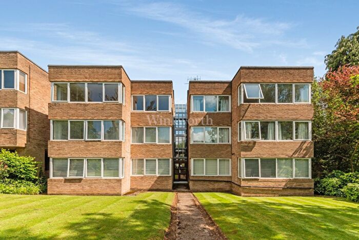 1 Bedroom Flat To Rent In Meopham Court, Beckenham Grove, Bromley, BR2