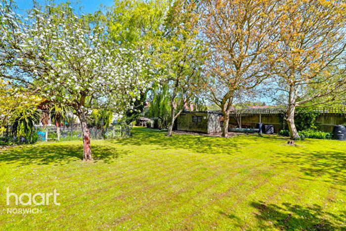 2 Bedroom Detached Bungalow For Sale In Thorpe Road, Southrepps, NR11