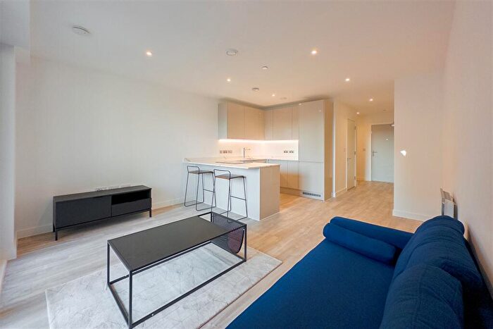 1 Bedroom Apartment To Rent In Fifve, M3