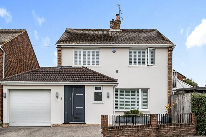 3 Bedroom Detached House For Sale In Churchill Close, Flackwell Heath, High Wycombe, Buckinghamshire, HP10