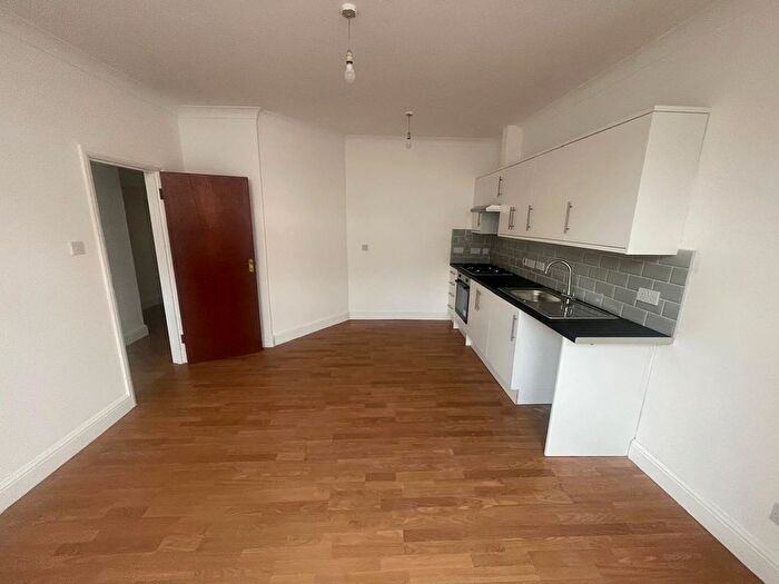 2 Bedroom Flat To Rent In Oaklands Road, London, NW2
