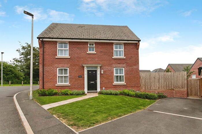 3 Bedroom Detached House For Sale In Clarissa Close, Tiverton, EX16