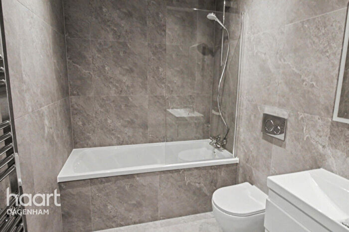 1 Bedroom Apartment To Rent In Gale Street, Dagenham, RM9