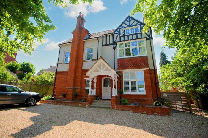 2 Bedroom Flat To Rent In Maori Road, Guildford, GU1