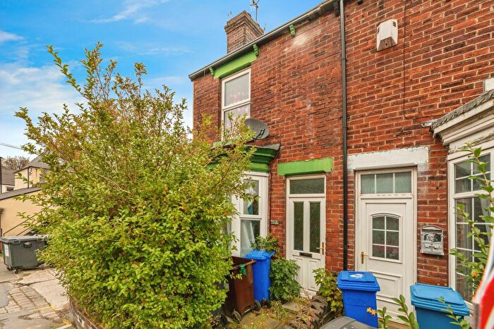 3 Bedroom End Of Terrace House For Sale In Firth Park Crescent, Sheffield, South Yorkshire, S5
