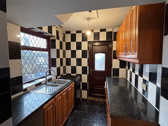 3 Bedroom Semi-Detached House To Rent In Jenkins Avenue, Wincobank, Sheffield, S9