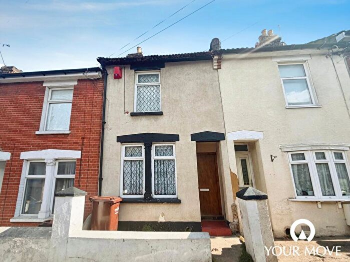 2 Bedroom Terraced House To Rent In Connaught Road, Chatham, Kent, ME4