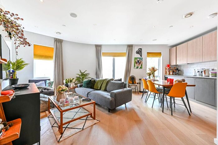 2 Bedroom Flat To Rent In Portpool Lane, Farringdon, London, EC1N