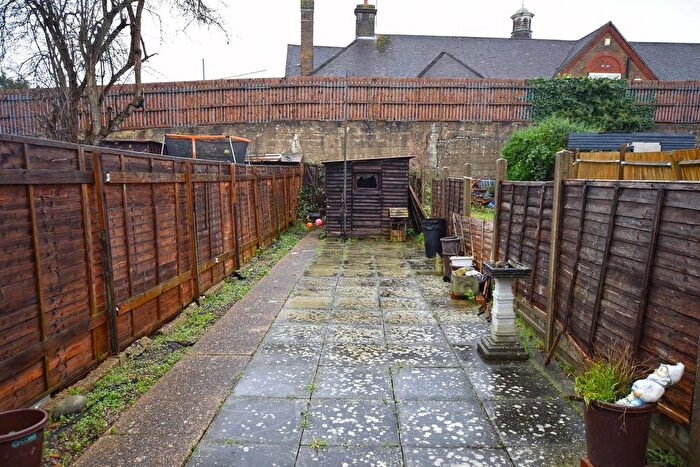 2 Bedroom Terraced House For Sale In Edinburgh Road, Chatham, ME4