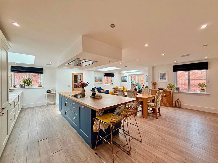 4 Bedroom Detached House For Sale In Plymstock, Plymouth, PL9