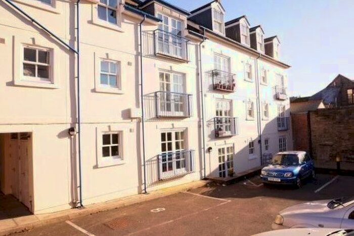 2 Bedroom Flat To Rent In Wedgwood Court, Liskeard, PL14