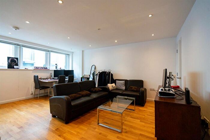 2 Bedroom Apartment To Rent In Stucley Place, Camden Town, NW1