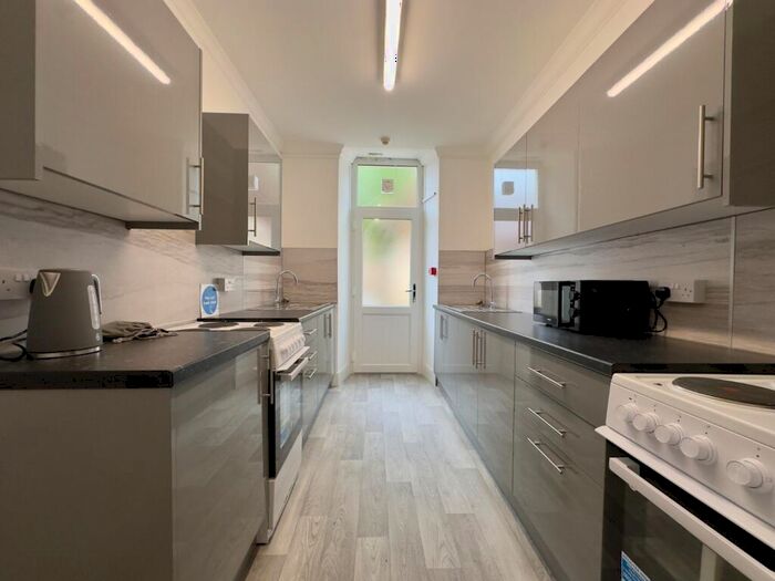 1 Bedroom Flat To Rent In Perth Road, Dundee, DD2