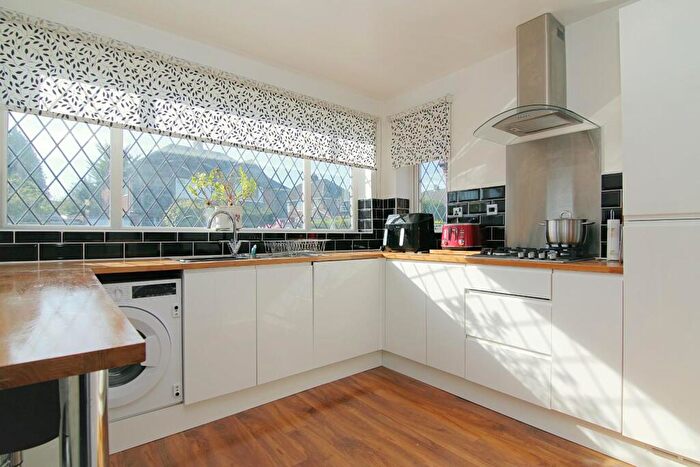 2 Bedroom Semi-Detached Bungalow For Sale In The Fairway, Stanningley, LS28