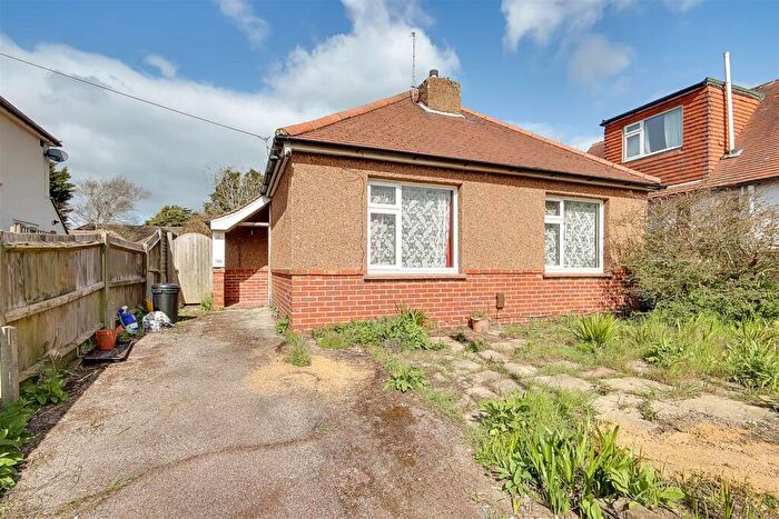 2 Bedroom Detached Bungalow For Sale In Seldens Way, Worthing, BN13