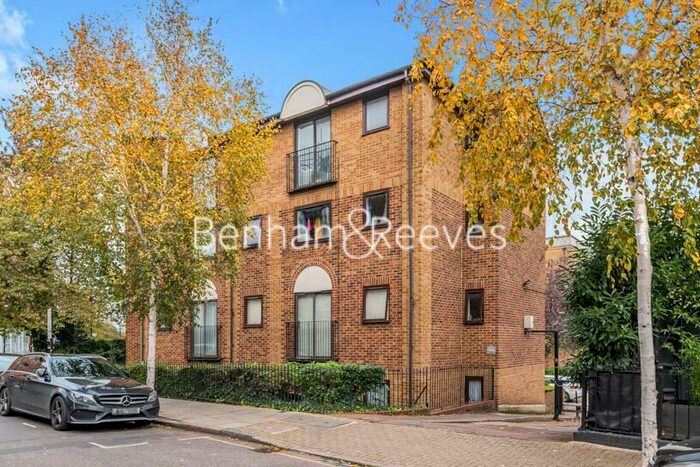 1 Bedroom Apartment To Rent In Tinniswood Close, Drayton Park, N5