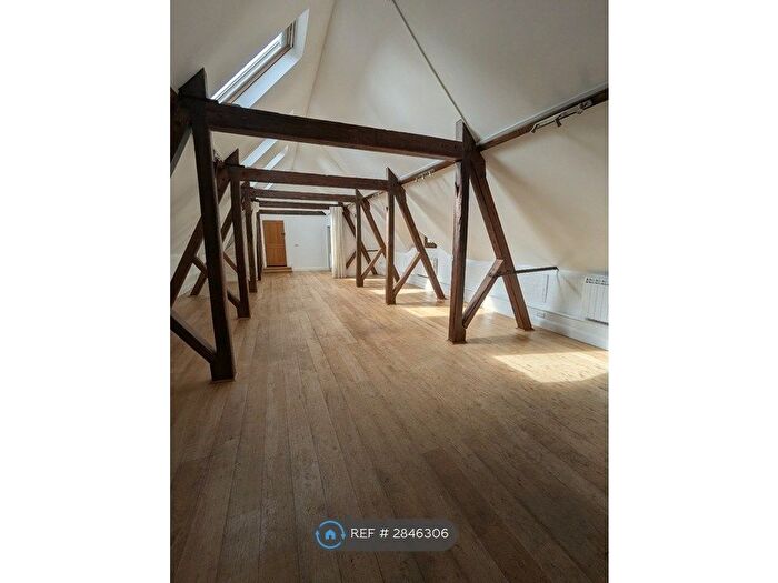 Studio To Rent In The Granary, Dorking, RH4