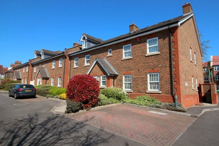 2 Bedroom Flat To Rent In Eastgate Mews, Brighton Road, Horsham, RH13