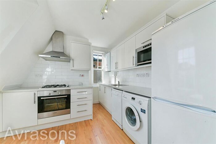 2 Bedroom Flat To Rent In Liberty Street, Oval, London, SW9