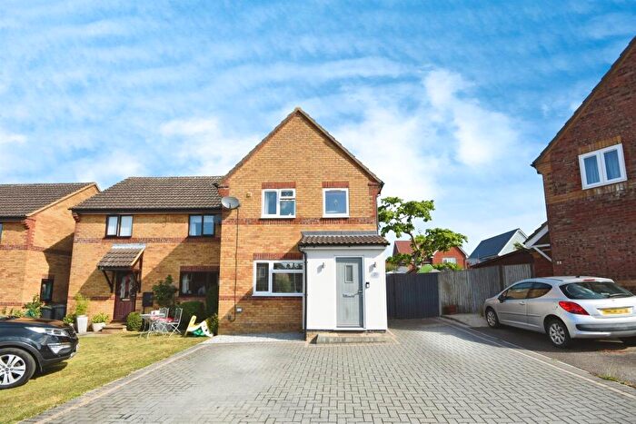 3 Bedroom Semi-Detached House For Sale In Barnards Field, Thaxted, Dunmow, CM6