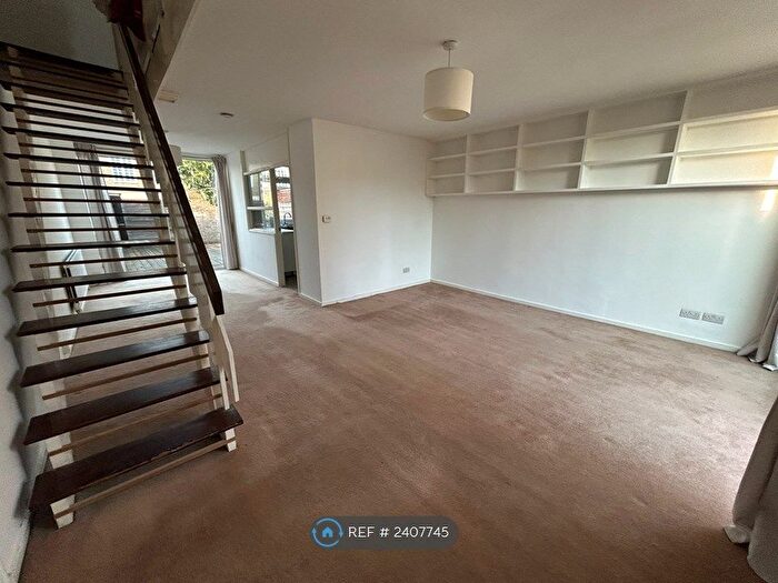 3 Bedroom Terraced House To Rent In Kennoldes, London, SE21