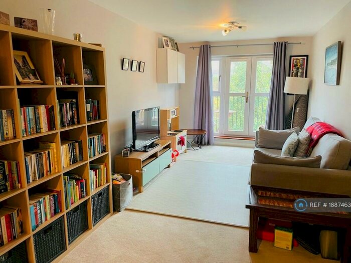 2 Bedroom Flat To Rent In Isis House, London, SE20