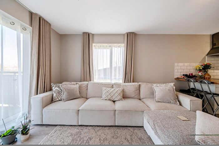 2 Bedroom Flat To Rent In Clydesdale Way Belvedere, DA17