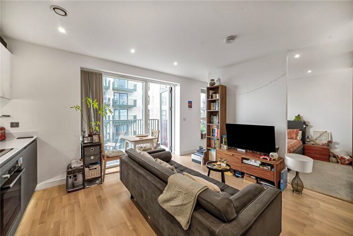 Studio To Rent In Greenleaf Walk, The Green Quarter, Southall, UB1