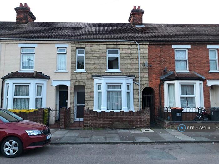 3 Bedroom Terraced House To Rent In Maryville Road, Bedford, MK42