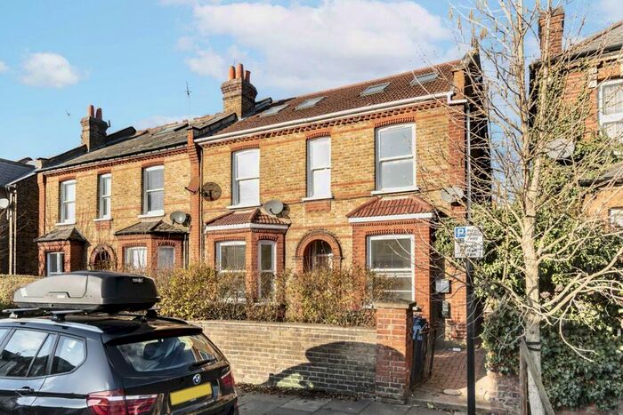 2 Bedroom Flat To Rent In Murray Road, London, W5