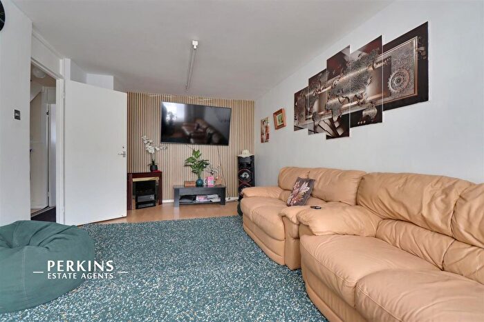 4 Bedroom End Of Terrace House To Rent In Northolt, UB5