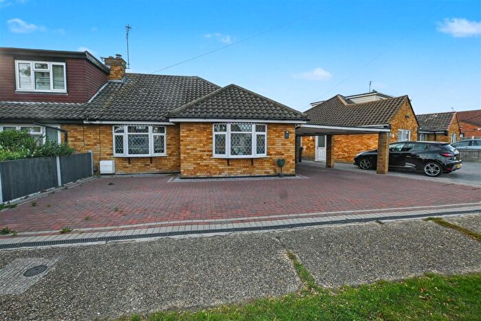 2 Bedroom Semi-Detached Bungalow For Sale In Must Be Seen Deepwater Road, Canvey Island, SS8