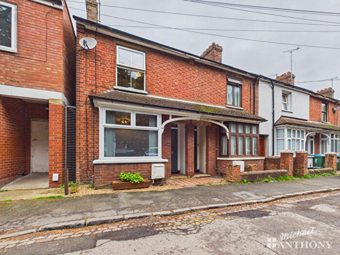 2 Bedroom End Of Terrace House For Sale In Alexander Road, Aylesbury, Buckinghamshire, HP20