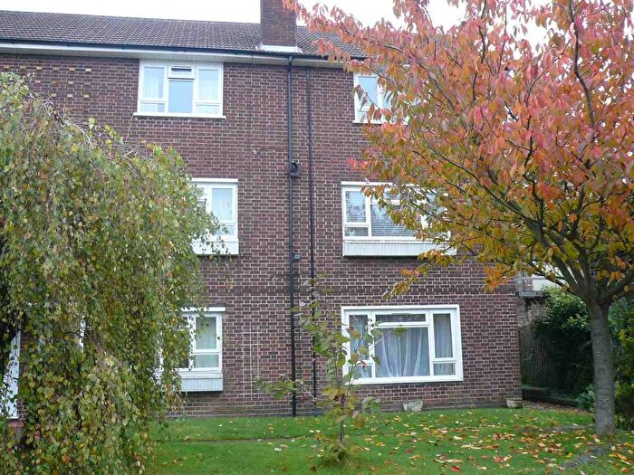 2 Bedroom Flat To Rent In Bournehall, High Street, Bushey, WD23