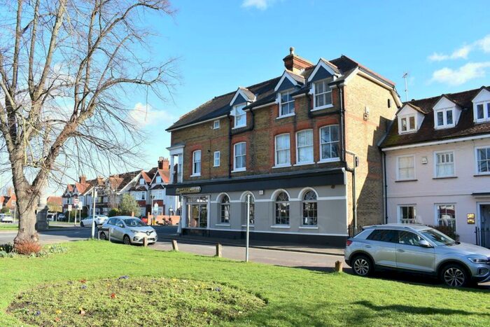 1 Bedroom Apartment To Rent In Monument Hill, Weybridge, KT13