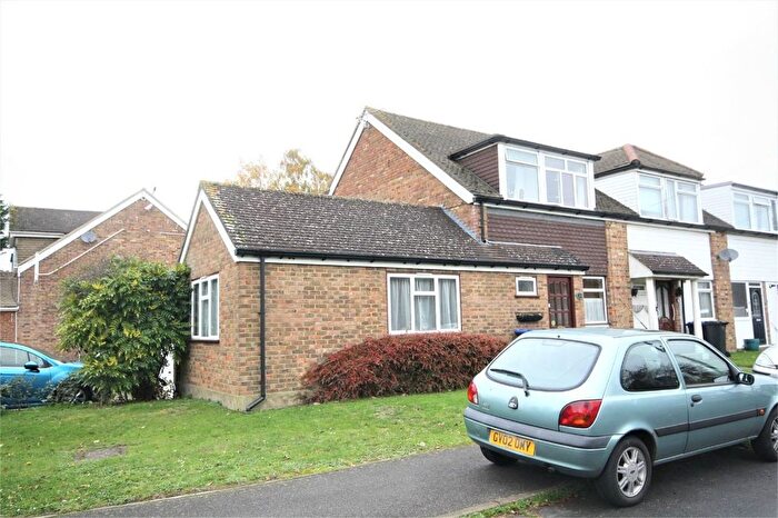 3 Bedroom Semi-detached House To Rent In Chequers Orchard, Iver, SL0