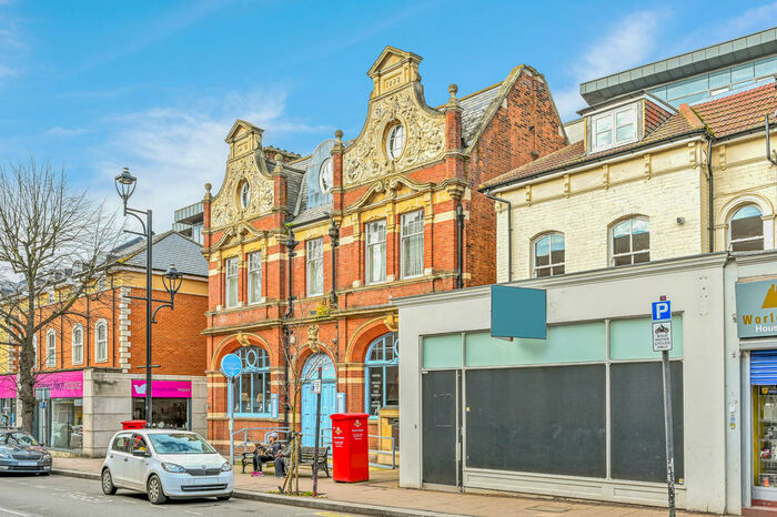 1 Bedroom Apartment To Rent In Victoria Road, KT6