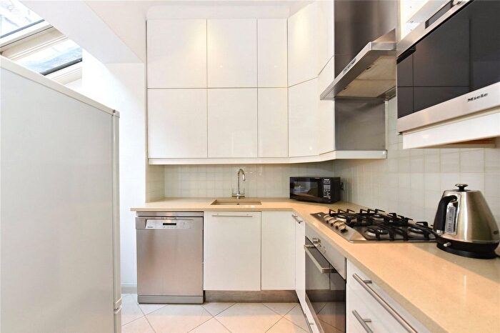 1 Bedroom Flat To Rent In West Eaton Place, Belgravia, London, SW1X