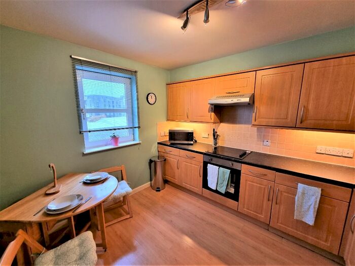 2 Bedroom Flat To Rent In Charles Street, City Centre, Aberdeen, AB25