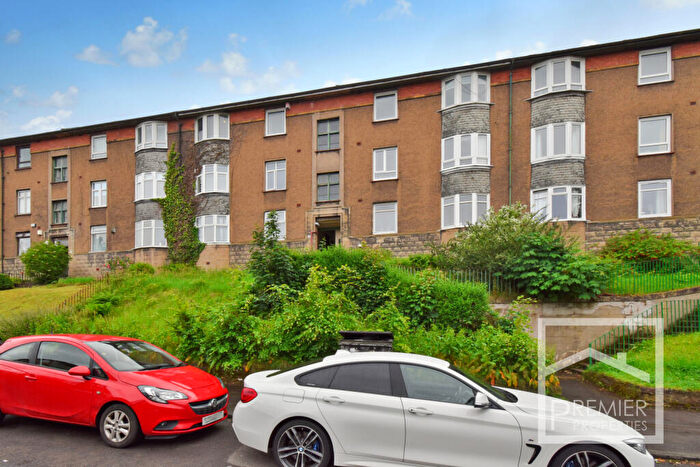 3 Bedroom Flat To Rent In Dorchester Avenue, Kelvindale, G12