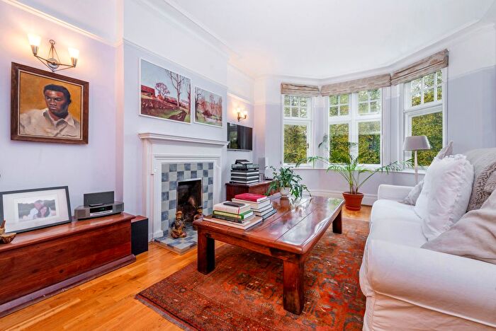 3 Bedroom Flat To Rent In The Pryors, East Heath Road, NW3