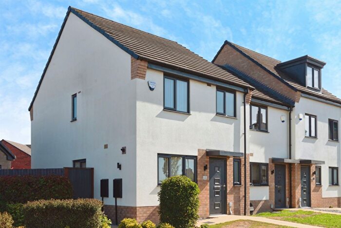 3 Bedroom End Of Terrace House For Sale In Diversity Drive, Kingswood, Hull, HU7