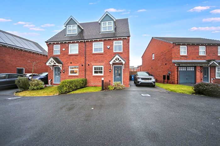 3 Bedroom Semi Detached House For Sale In Bakersfield, Aspull, WN2