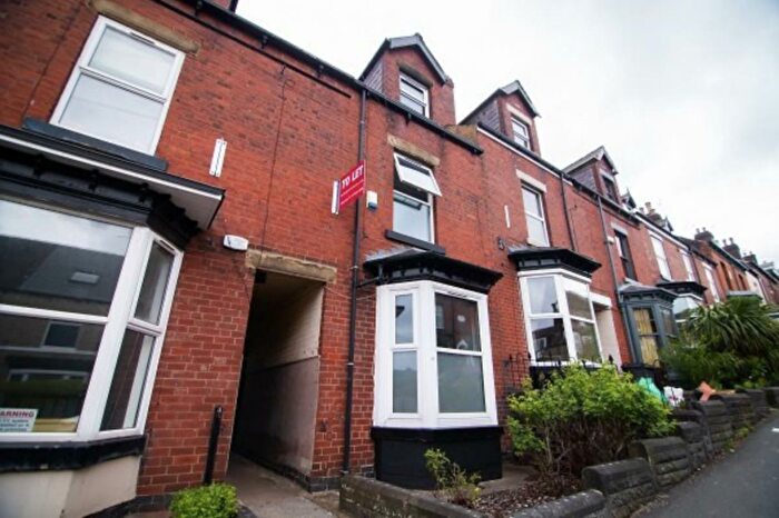 4 Bedroom Terraced House To Rent In Cowlishaw Road, Sheffield, S11