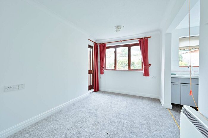 1 Bedroom Flat For Sale In Gadeview, Cotterells, Hemel Hempstead, HP1