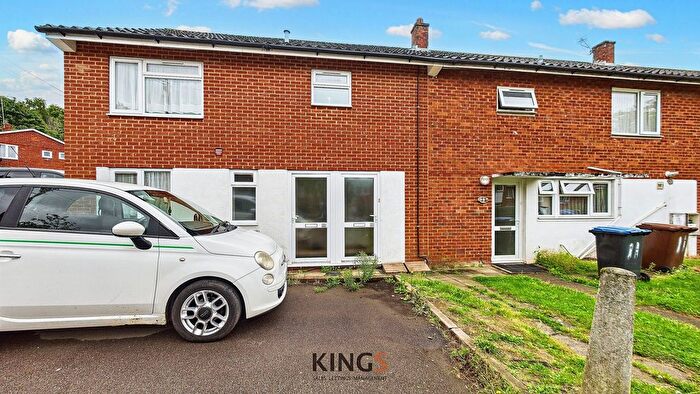 2 Bedroom Flat To Rent In Broom Close, Hatfield, AL10