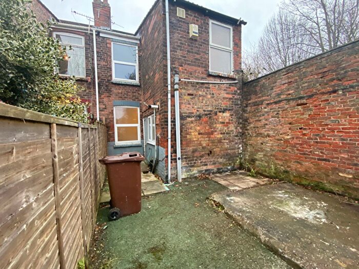 2 Bedroom End Of Terrace House To Rent In Chanterlands Avenue, Hull, HU5