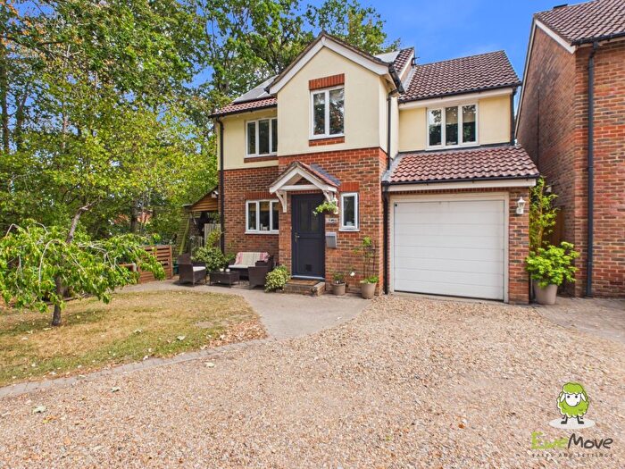 4 Bedroom Detached House For Sale In Clere Gardens, Chineham, Basingstoke, Hampshire, RG24