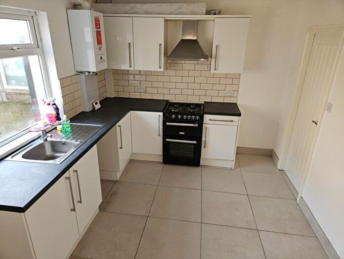 2 Bedroom Terraced House To Rent In Nottingham Street, Bradford, BD3