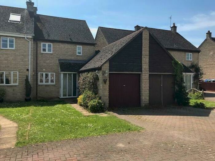 3 Bedroom House To Rent In Floreys Close, Hailey, Witney, OX29